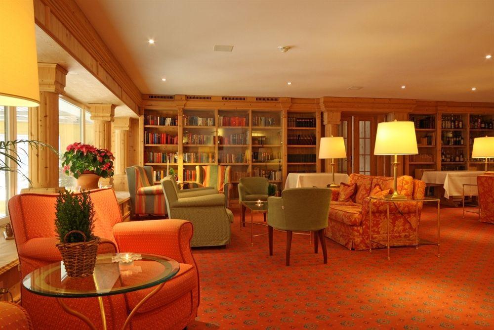Quadratscha Alpenhotel Замедан Интериор снимка