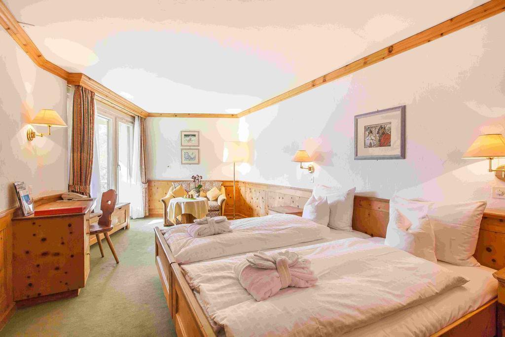 Quadratscha Alpenhotel Замедан Екстериор снимка